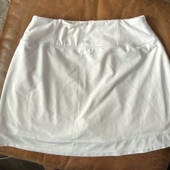 DSG white golf skirt size medium - Picture 2 of 2
